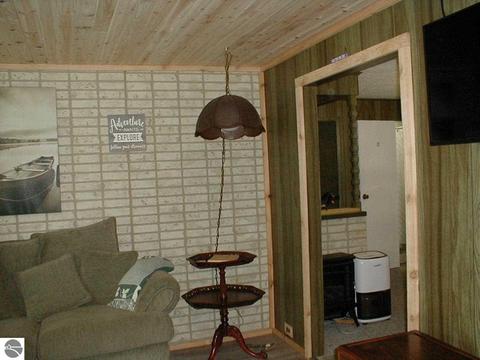 493 E Rdg, Gladwin, MI 48624 photo 10