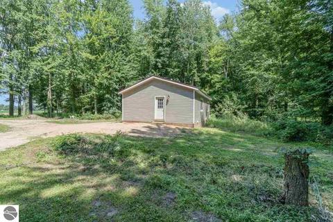 3375 W Humphrey Rd, Ithaca, MI 48847 photo 2