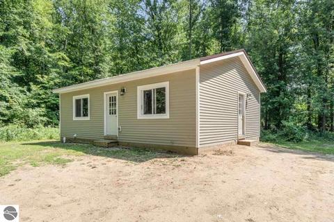 3375 W Humphrey Rd, Ithaca, MI 48847 photo 1