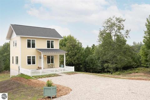 3811 E Bodus Rd, Cedar, MI 49621 photo 2