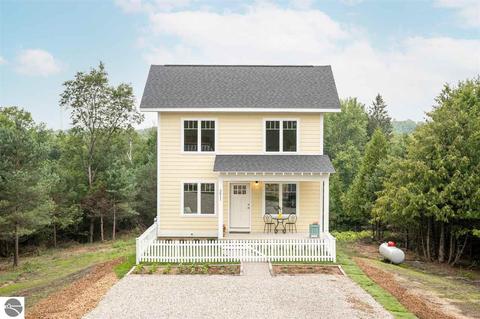 3811 E Bodus Rd, Cedar, MI 49621 photo 1