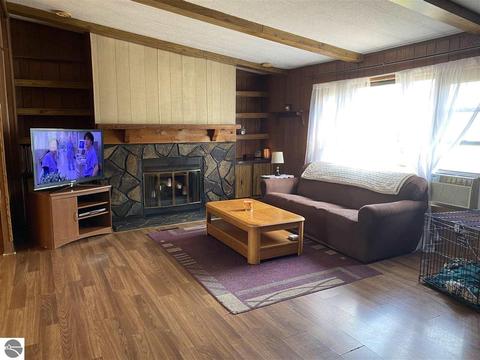 10495 E Pleasant Valley Rd, Shepherd, MI 48883 photo 6