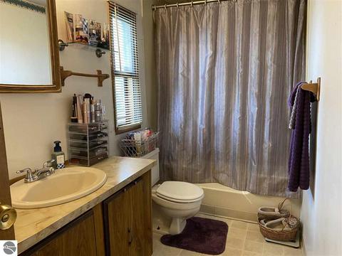 10495 E Pleasant Valley Rd, Shepherd, MI 48883 photo 10