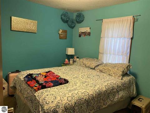 10495 E Pleasant Valley Rd, Shepherd, MI 48883 photo 11
