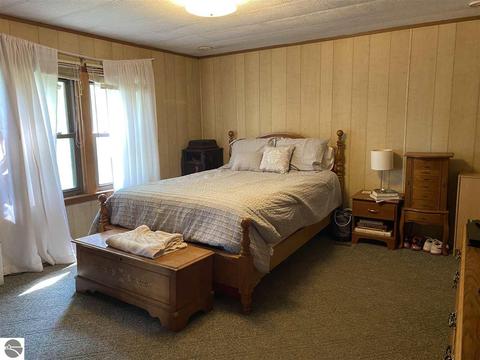 10495 E Pleasant Valley Rd, Shepherd, MI 48883 photo 9