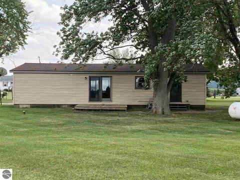 10495 E Pleasant Valley Rd, Shepherd, MI 48883 photo 16