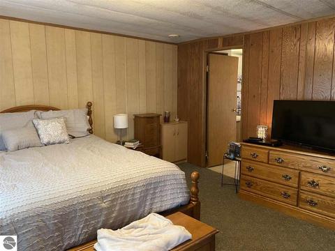 10495 E Pleasant Valley Rd, Shepherd, MI 48883 photo 8