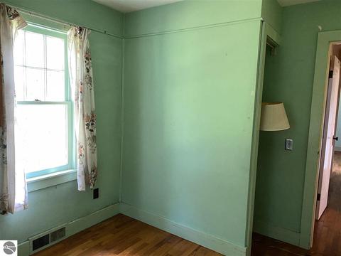 114 E Orchard Ave, Shepherd, MI 48883 photo 8