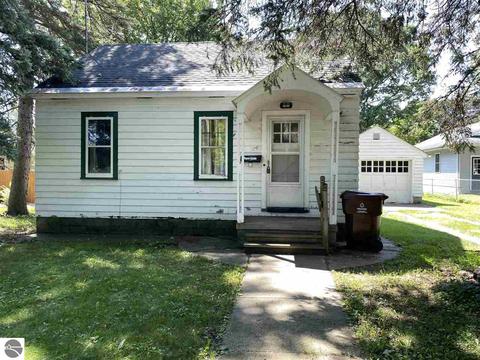 114 E Orchard Ave, Shepherd, MI 48883 photo 1