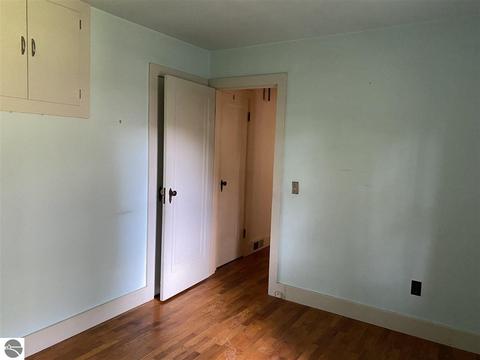 114 E Orchard Ave, Shepherd, MI 48883 photo 10