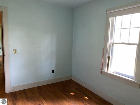 114 E Orchard Ave, Shepherd, MI 48883 photo 9