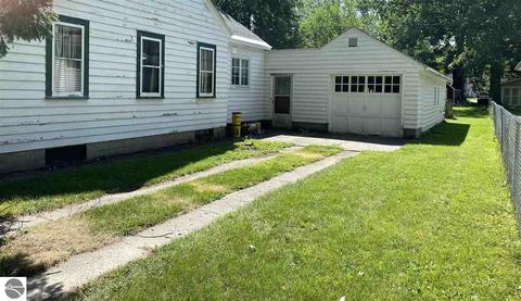 114 E Orchard Ave, Shepherd, MI 48883 photo 2