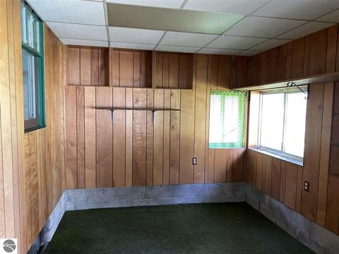 114 E Orchard Ave, Shepherd, MI 48883 photo 14