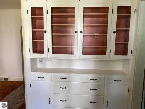114 E Orchard Ave, Shepherd, MI 48883 photo 5