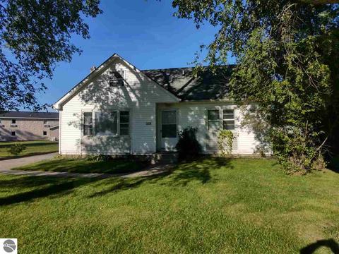 329 E Saginaw St, Au Gres, MI 48703 photo 4