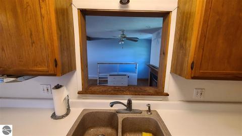 121 N Barnes St, Ithaca, MI 48847 photo 9