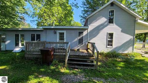 121 N Barnes St, Ithaca, MI 48847 photo 3