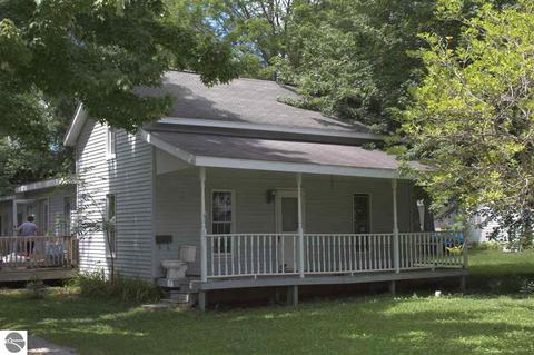 121 N Barnes St, Ithaca, MI 48847 photo 1