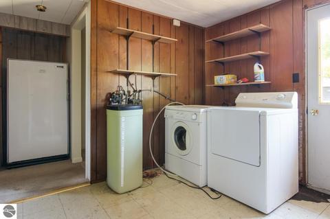 5492 E M-72, Williamsburg, MI 49690 photo 22