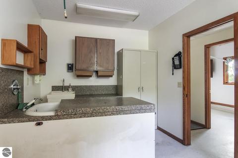 5492 E M-72, Williamsburg, MI 49690 photo 15