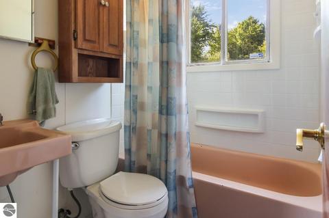 5492 E M-72, Williamsburg, MI 49690 photo 26