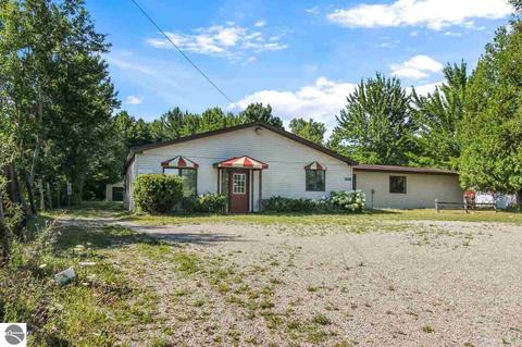 5492 E M-72, Williamsburg, MI 49690 photo 4