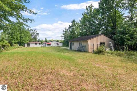 5492 E M-72, Williamsburg, MI 49690 photo 33