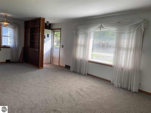 317 N 3rd St, Shepherd, MI 48883 photo 8