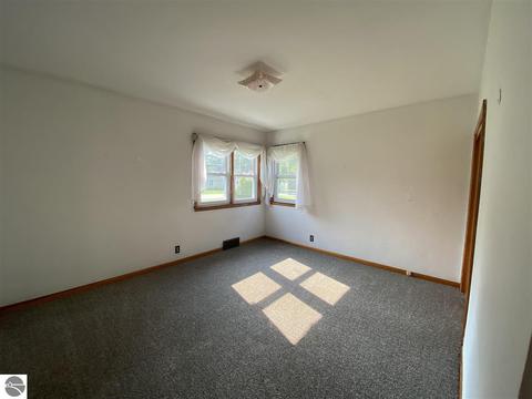317 N 3rd St, Shepherd, MI 48883 photo 10