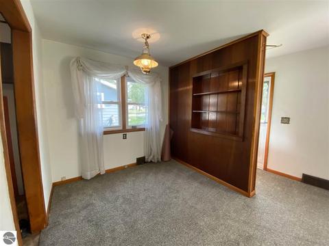 317 N 3rd St, Shepherd, MI 48883 photo 7