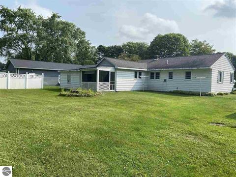 317 N 3rd St, Shepherd, MI 48883 photo 21
