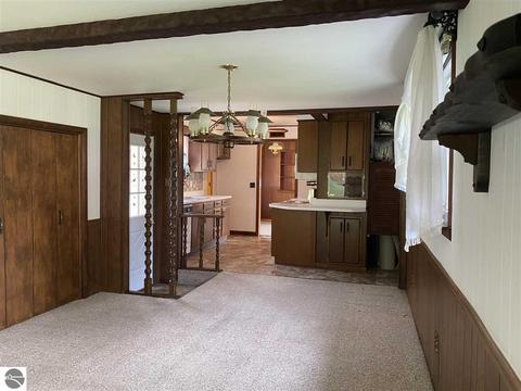 317 N 3rd St, Shepherd, MI 48883 photo 5
