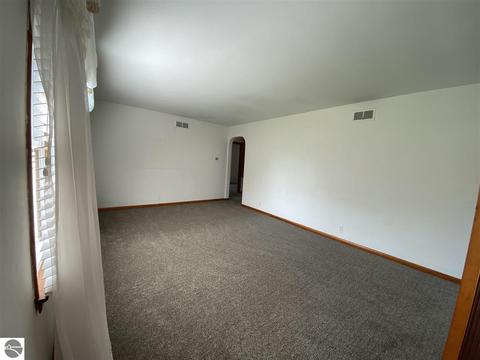 317 N 3rd St, Shepherd, MI 48883 photo 9