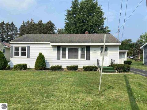 317 N 3rd St, Shepherd, MI 48883 photo 1