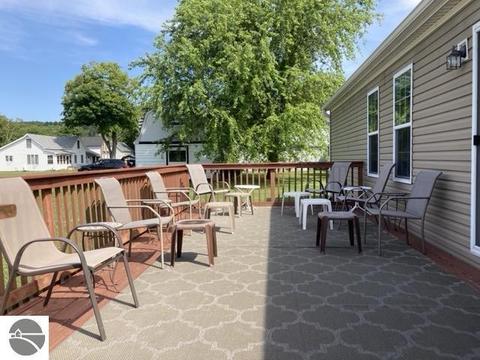 972 Washington Ave, Elberta, MI 49628 photo 7