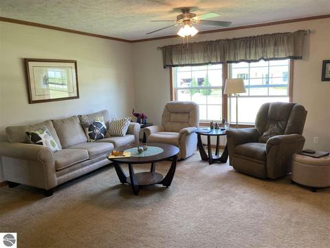 972 Washington Ave, Elberta, MI 49628 photo 8