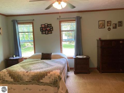 972 Washington Ave, Elberta, MI 49628 photo 13