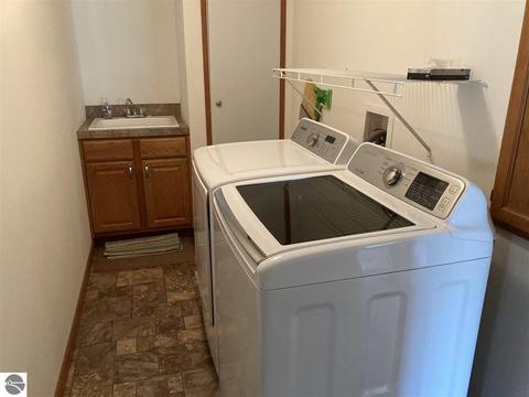 972 Washington Ave, Elberta, MI 49628 photo 21