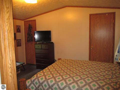 9581 E Remus Rd, Mount Pleasant, MI 48858 photo 11