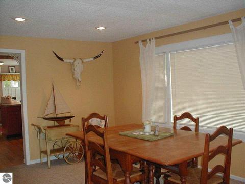 2909 Lakeshore Dr, Gladwin, MI 48624 photo 5