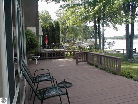 2909 Lakeshore Dr, Gladwin, MI 48624 photo 4