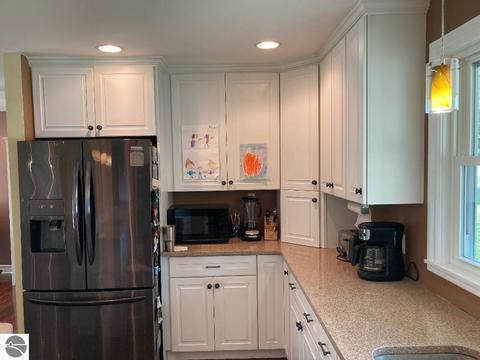 981 Washington Ave, Elberta, MI 49628 photo 7