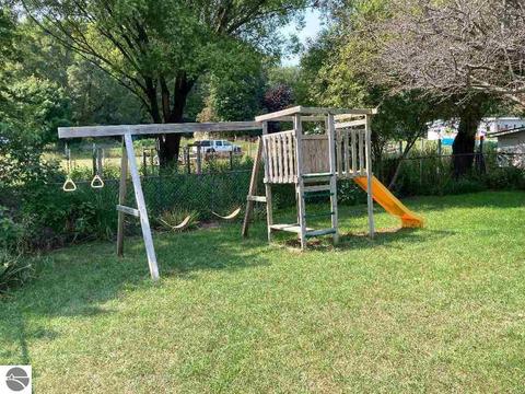 981 Washington Ave, Elberta, MI 49628 photo 20