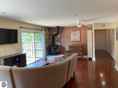 981 Washington Ave, Elberta, MI 49628 photo 6