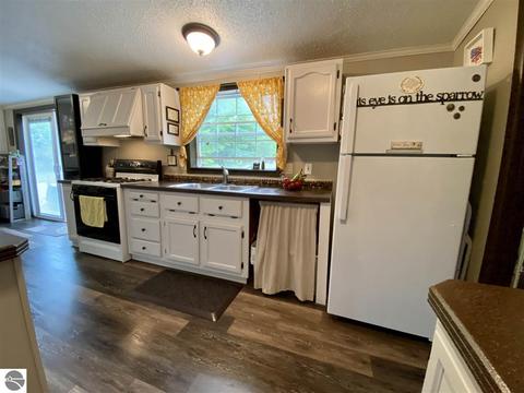 11045 W Packingham Rd, Manton, MI 49663 photo 6