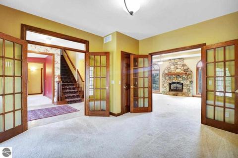 333 Red Maple Ln, Shepherd, MI 48883 photo 7