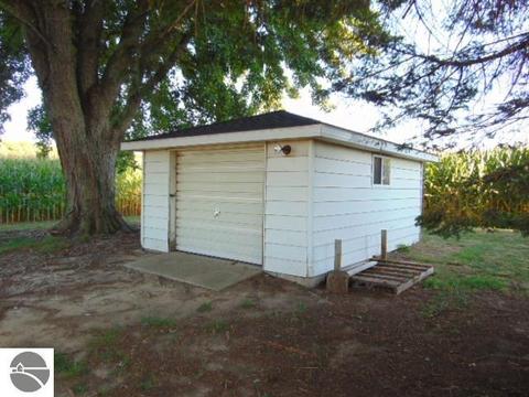 3253 S Alger Rd, Ithaca, MI 48847 photo 10