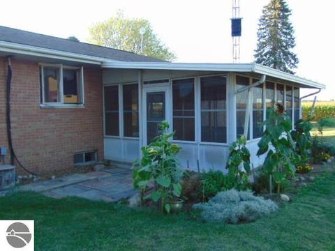 3253 S Alger Rd, Ithaca, MI 48847 photo 5