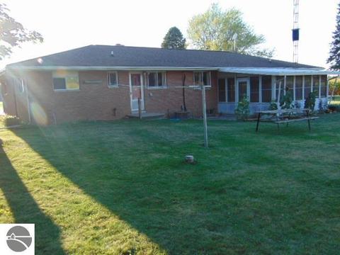 3253 S Alger Rd, Ithaca, MI 48847 photo 4
