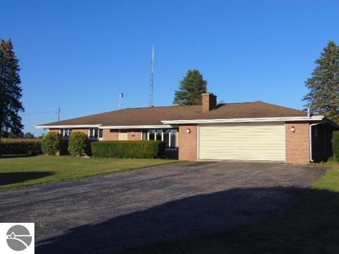 3253 S Alger Rd, Ithaca, MI 48847 photo 2